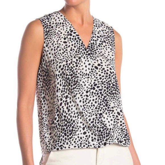 Adrianna Papell Tops - Adrianna Papell Spotted Pattern Sleeveless Blouse